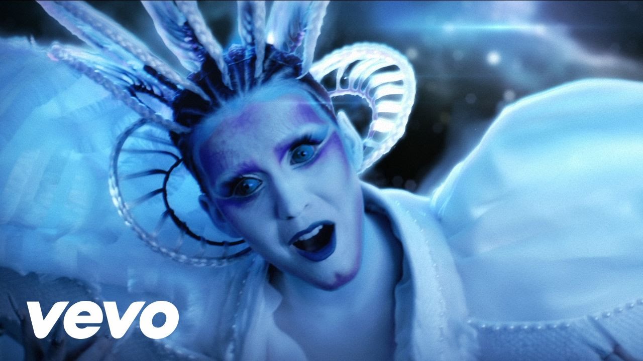Embedded thumbnail for Katy Perry - E.T.  ft. Kanye West